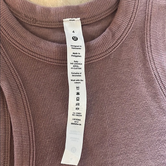 Lululemon Hold Tight Cropped Tank - Picture 5 of 12